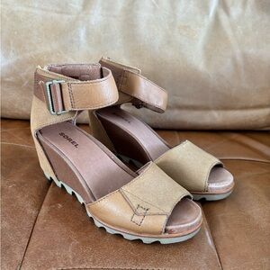 Sorel Women Size 8 Leather Tan Wedge Sandals with Ankle Strap Casual Office